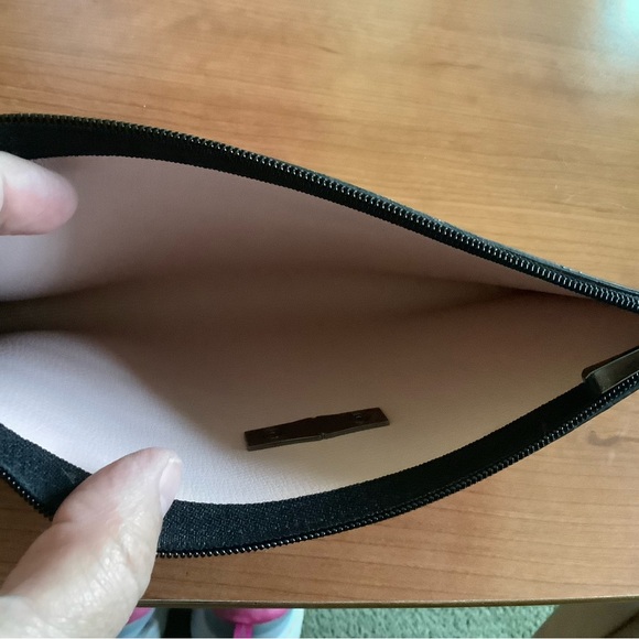 Longchamp wristlet/pouch - Picture 2 of 3